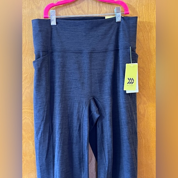 NWT All in Motion ultra high-rise Flare Legging. Size Medium - Picture 8 of 16